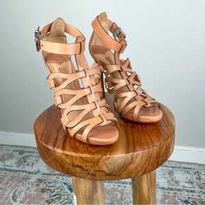 SCHUTZ Atanado Real Brownie Pump High Heels